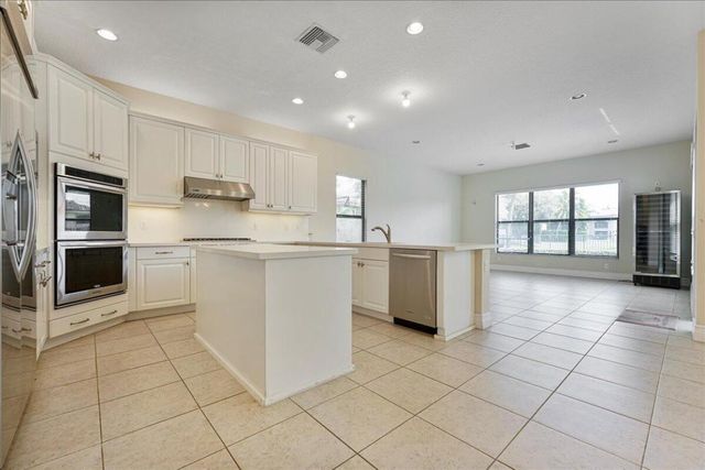 16794 Bridge Crossing Circle, Delray Beach, FL 33446