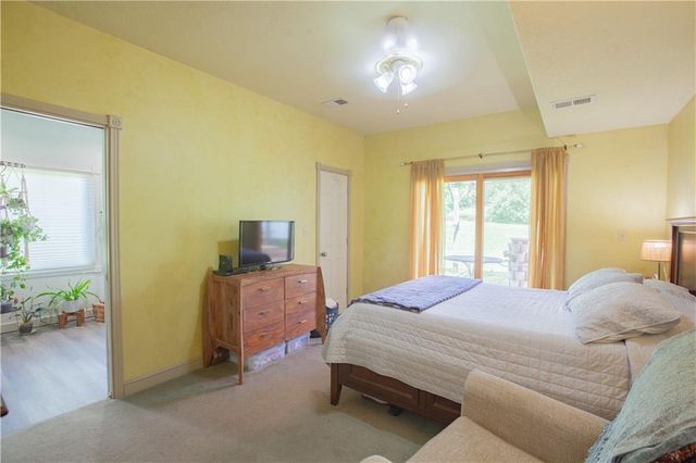 8700 S Corn Cemetery Road, Oak Grove, MO 64075