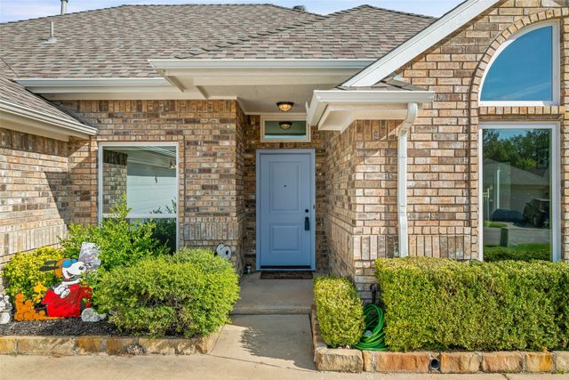 8409 Golf Club Circle, Fort Worth, TX 76179