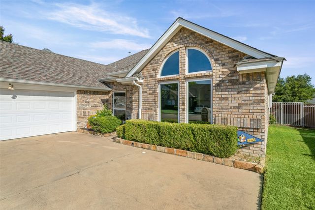 8409 Golf Club Circle, Fort Worth, TX 76179
