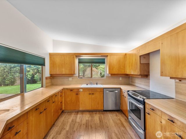 15415 73rd Avenue SE, Snohomish, WA 98296