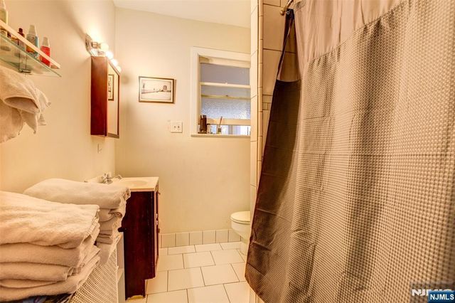 736 Lake, Newark, NJ 07104