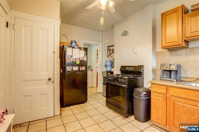 736 Lake, Newark, NJ 07104