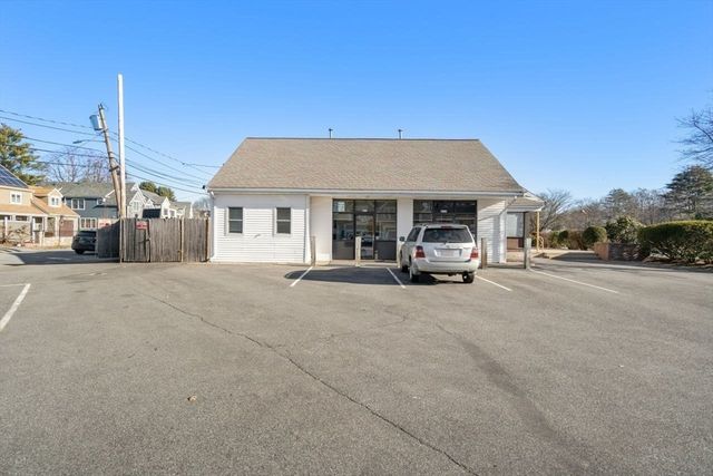 655 Saw Mill Brook Pkwy E, Newton, MA 02459