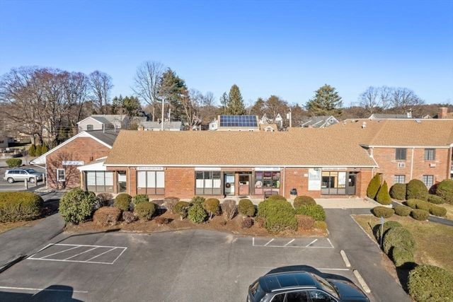 655 Saw Mill Brook Pkwy E, Newton, MA 02459