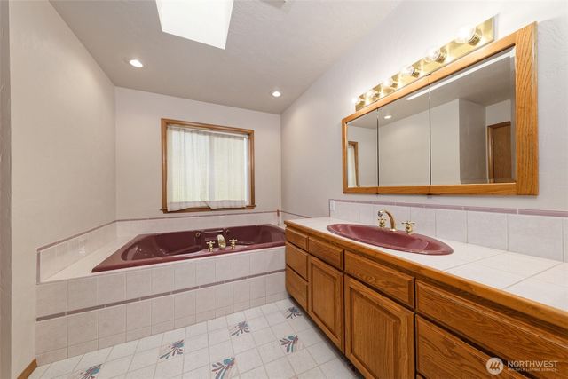 220 SE Sells Drive, Shelton, WA 98584
