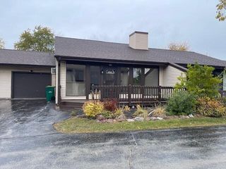 208 E Drexel AVENUE, Oak Creek, WI 53154