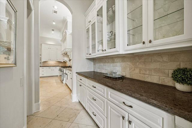 310 Tynebridge Lane, Houston, TX 77024