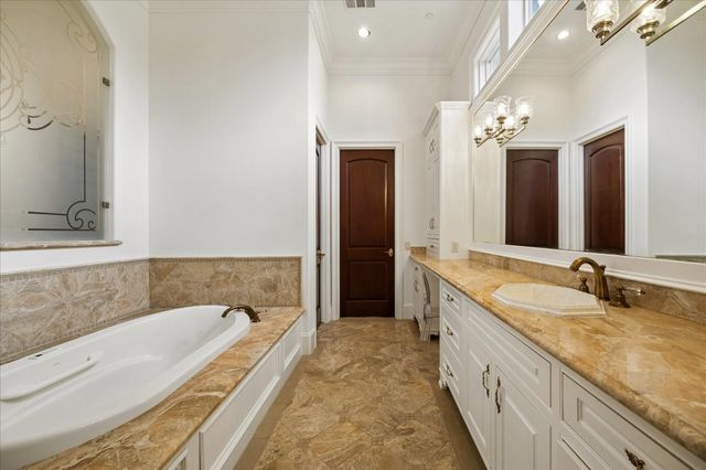310 Tynebridge Lane, Houston, TX 77024