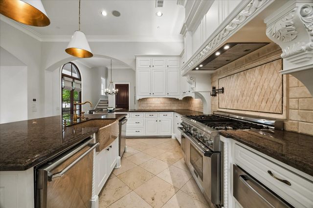 310 Tynebridge Lane, Houston, TX 77024