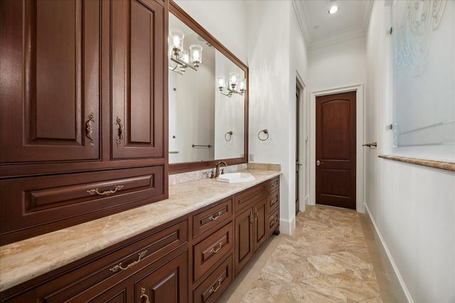 310 Tynebridge Lane, Houston, TX 77024