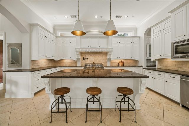 310 Tynebridge Lane, Houston, TX 77024