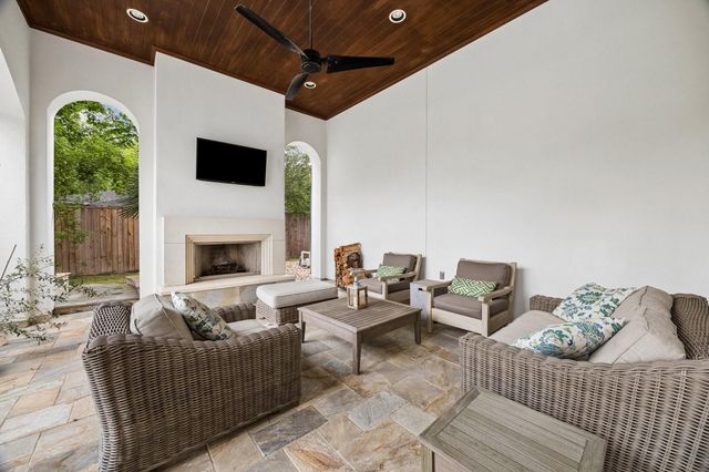 310 Tynebridge Lane, Houston, TX 77024