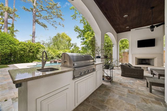 310 Tynebridge Lane, Houston, TX 77024
