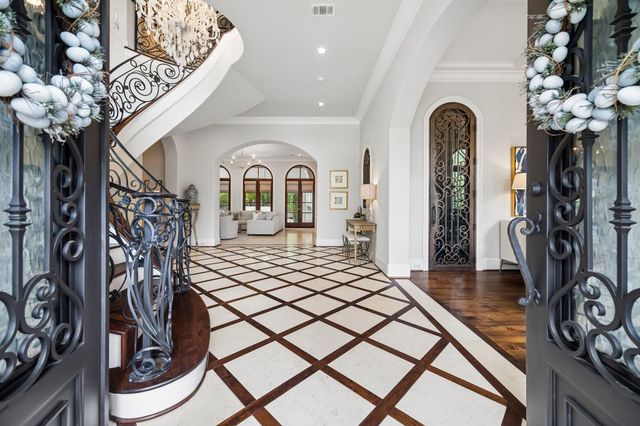 310 Tynebridge Lane, Houston, TX 77024