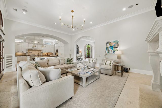 310 Tynebridge Lane, Houston, TX 77024