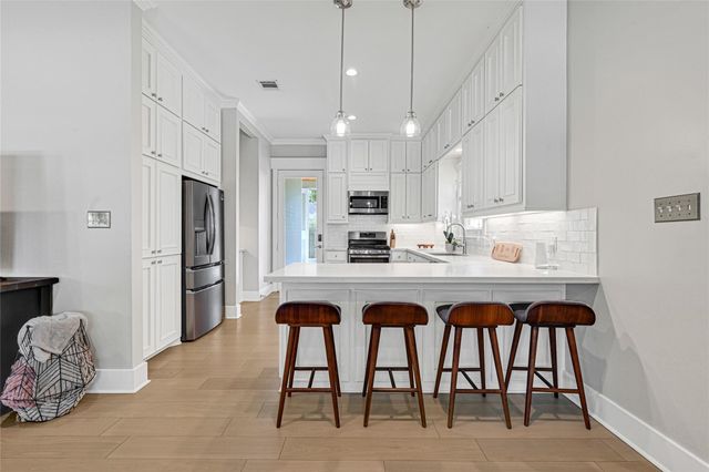 806 English Street, Houston, TX 77009