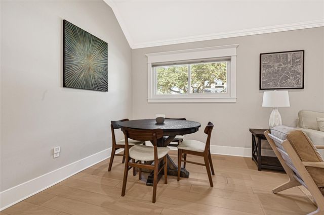 806 English Street, Houston, TX 77009