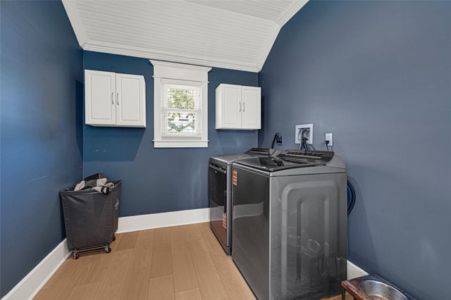 806 English Street, Houston, TX 77009