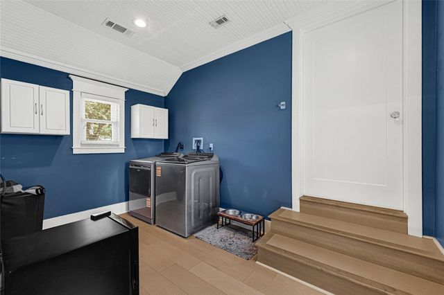 806 English Street, Houston, TX 77009