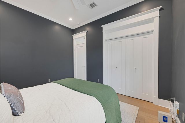 806 English Street, Houston, TX 77009