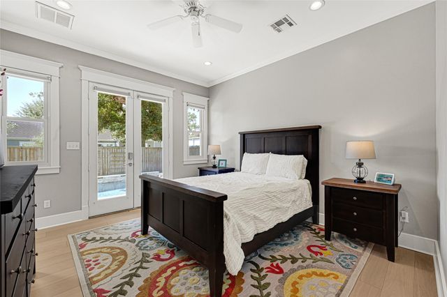 806 English Street, Houston, TX 77009