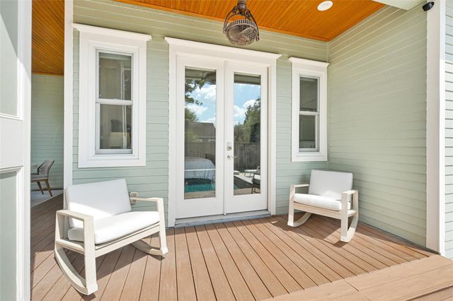 806 English Street, Houston, TX 77009