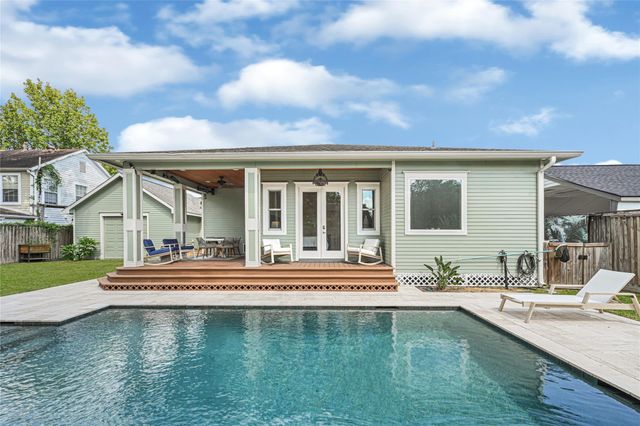 806 English Street, Houston, TX 77009