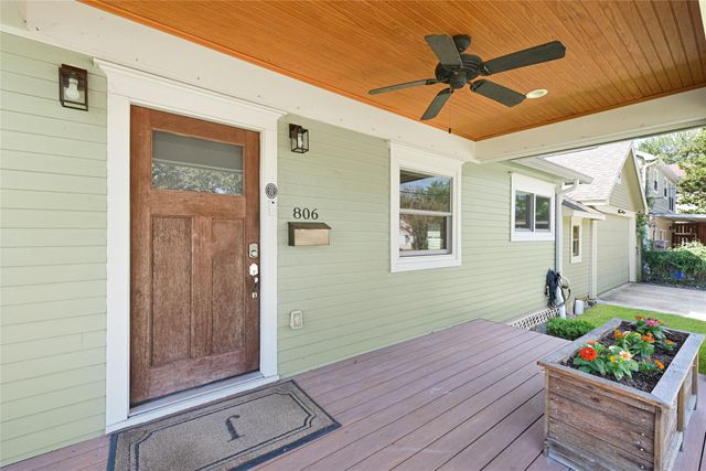 806 English Street, Houston, TX 77009