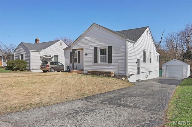 2712 Manderly Drive, Brentwood, MO 63144