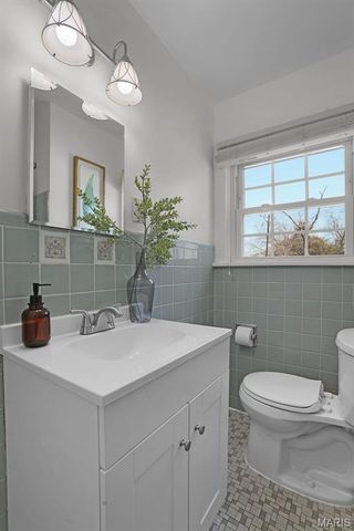 2712 Manderly Drive, Brentwood, MO 63144