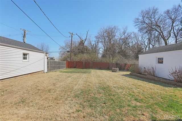 2712 Manderly Drive, Brentwood, MO 63144