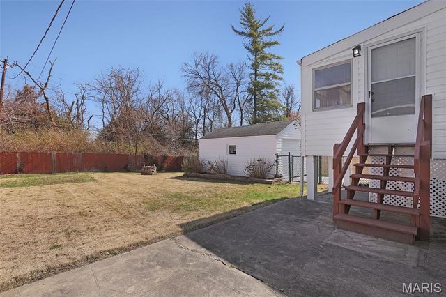 2712 Manderly Drive, Brentwood, MO 63144