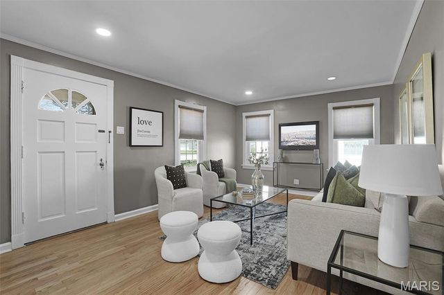 2712 Manderly Drive, Brentwood, MO 63144