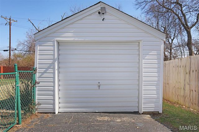 2712 Manderly Drive, Brentwood, MO 63144