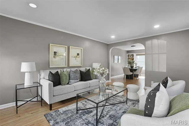 2712 Manderly Drive, Brentwood, MO 63144