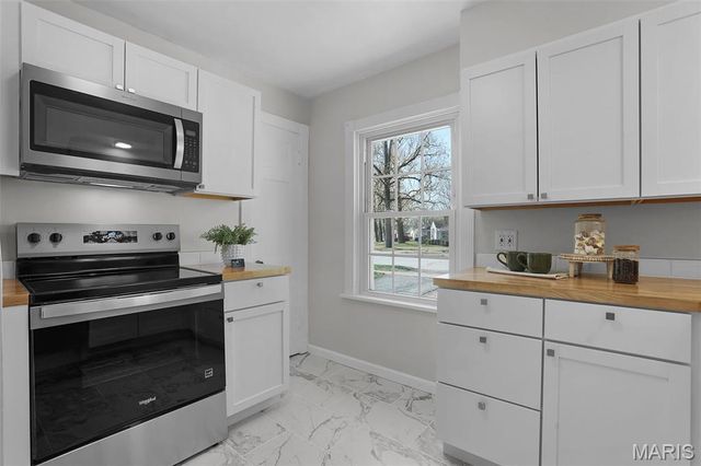 2712 Manderly Drive, Brentwood, MO 63144