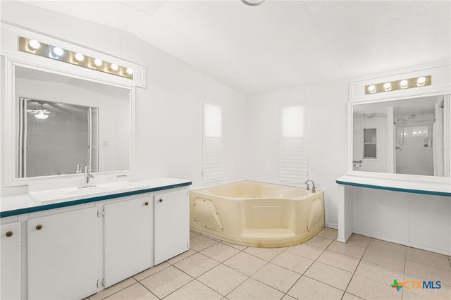 222 Buckhorn Drive, Canyon Lake, TX 78133