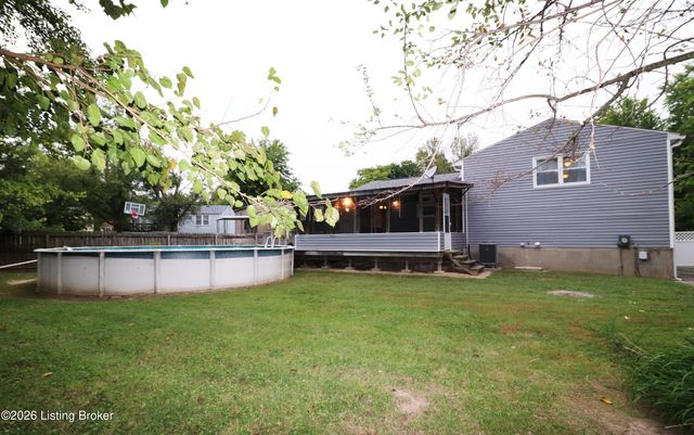 8605 Montrie Ct, Louisville, KY 40219