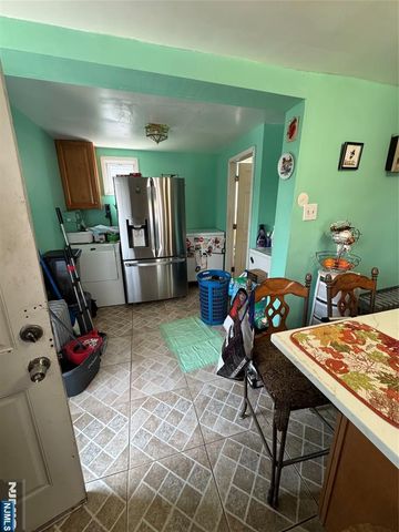 280 Lincoln Street, East Orange, NJ 07017