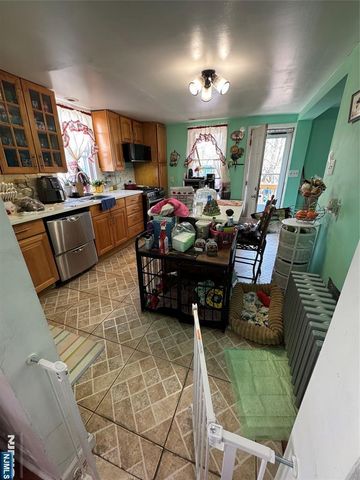 280 Lincoln Street, East Orange, NJ 07017