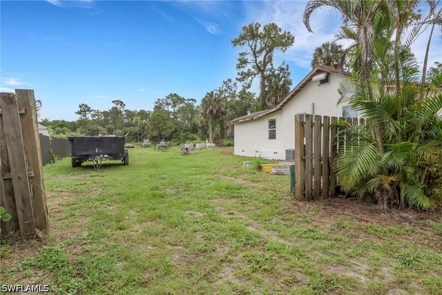 341 Golden Gate BLVD E, Naples, FL 34120