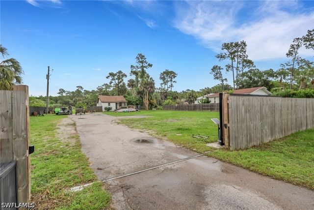 341 Golden Gate BLVD E, Naples, FL 34120