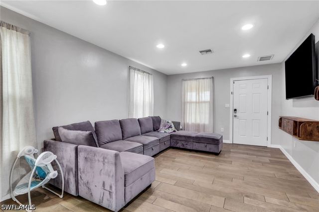 341 Golden Gate BLVD E, Naples, FL 34120