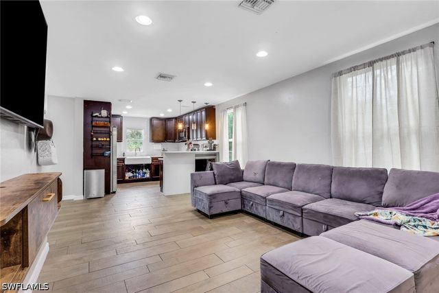 341 Golden Gate BLVD E, Naples, FL 34120