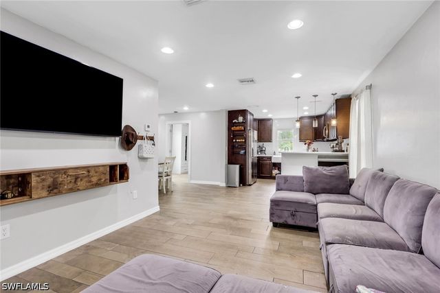 341 Golden Gate BLVD E, Naples, FL 34120