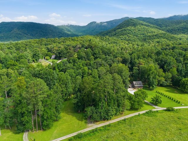 124 W Mountain Meadows, Hayesville, NC 28904