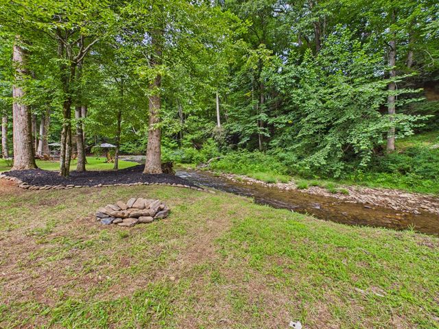 124 W Mountain Meadows, Hayesville, NC 28904