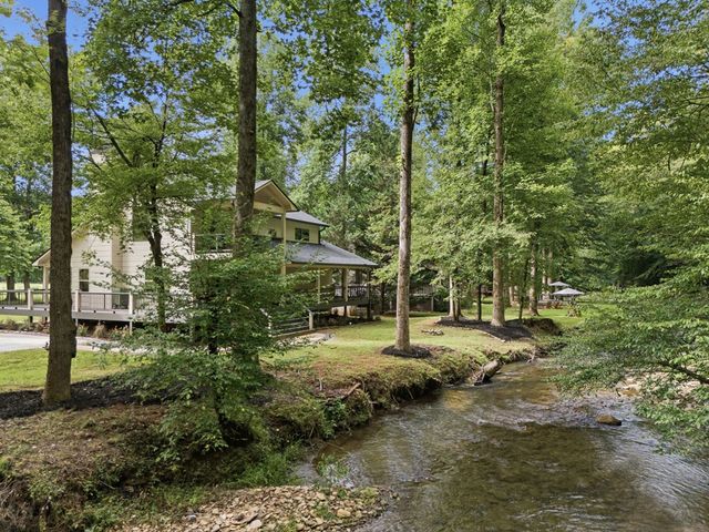 124 W Mountain Meadows, Hayesville, NC 28904