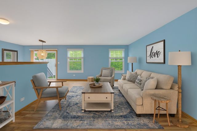 2 Danbury Court, Lake In The Hills, IL 60156